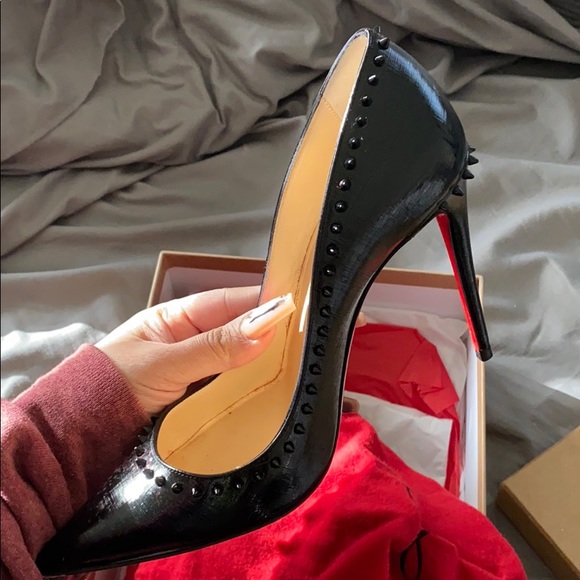 Heels - Picture 2 of 3